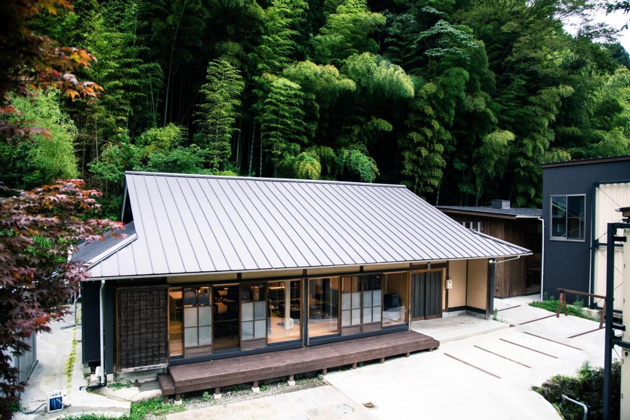 山の中の一棟貸切宿 五番地 Nambu (Yamanashi) Екстер'єр фото
