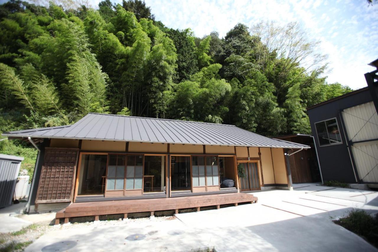 山の中の一棟貸切宿 五番地 Nambu (Yamanashi) Екстер'єр фото