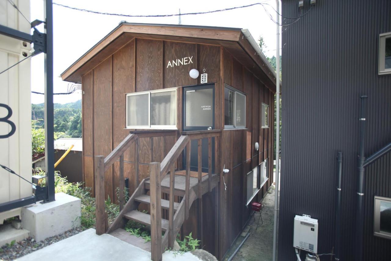 山の中の一棟貸切宿 五番地 Nambu (Yamanashi) Екстер'єр фото